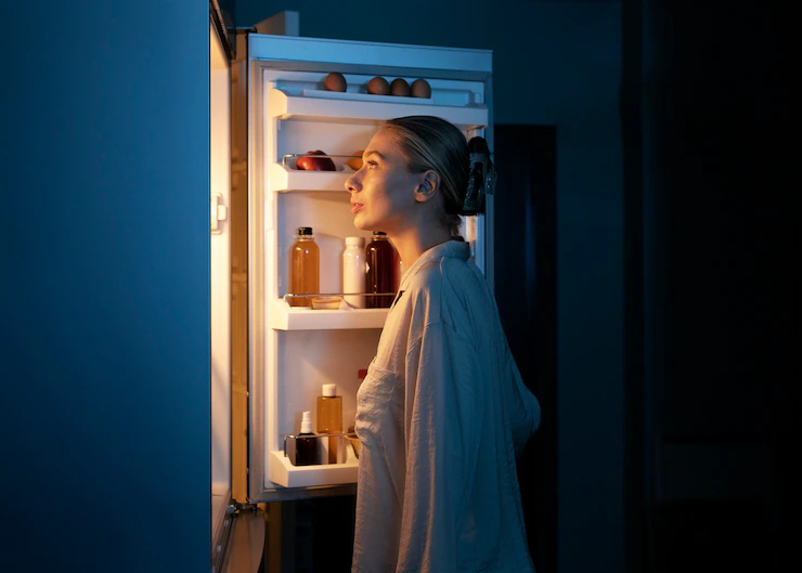  Skincare products should be stored in the refrigerator.